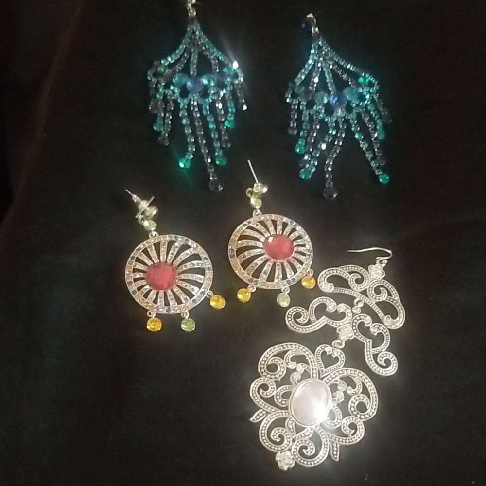Elegant Silver and Blue Beaded Earrings Set